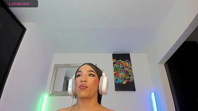 Naughty Blue online show from May 2026 12:30:02 AM