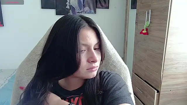 yessica gomez01 online show from June 2026 08:44:01 PM