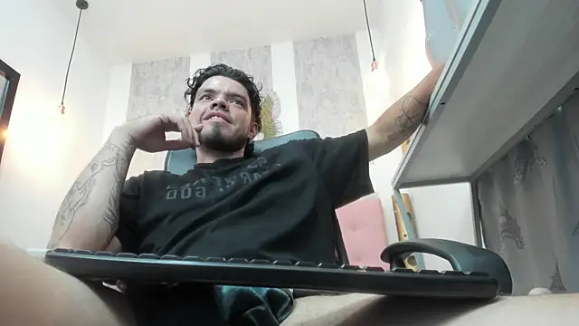 Enzo Turner online show from January 2026 05:42:01 AM