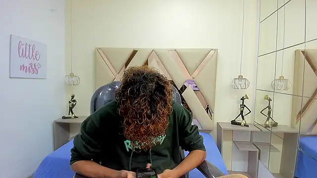 Anyelo Twink online show from February 2026 01:54:01 PM