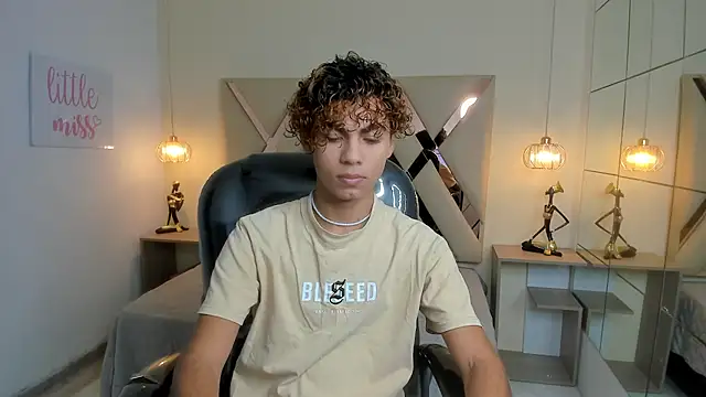 Anyelo Twink online show from March 2026 02:21:01 PM