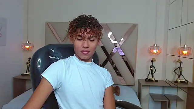 Anyelo Twink online show from March 2026 04:51:02 AM