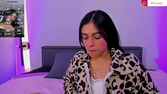 lilith petit  online show from July 2026 01:17:01 PM