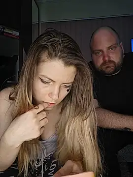 MochiNy4n online show from May 2026 05:41:02 PM