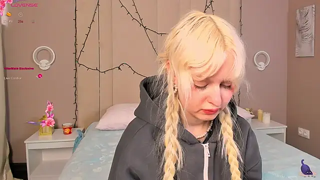 AdeleSilvy online show from April 2026 07:45:01 AM