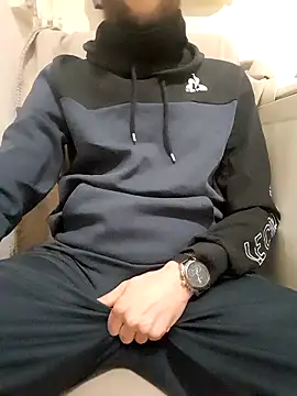 80julien online show from February 2026 06:01:01 PM