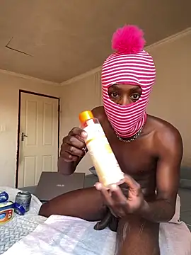 Snapshot of HotTwink_ZAR chatting on February 2026 06:48:02 AM HotTwink ZAR online show from February 2026 06:48:02 AM