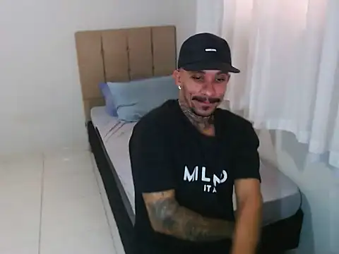 Snapshot of lipegonzalezz chatting on February 2026 03:18:02 PM lipegonzalezz online show from February 2026 03:18:02 PM