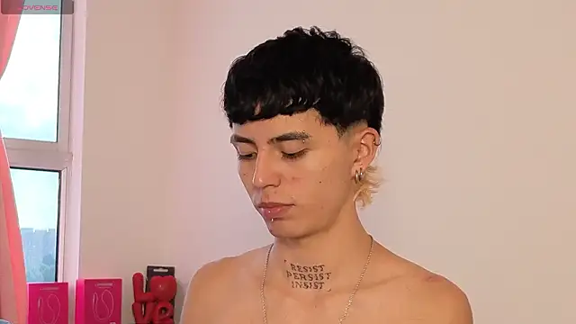 Maiky Cooper01 online show from March 2026 01:47:01 PM