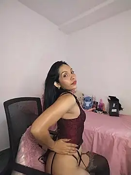 Lady Crimson online show from January 2026 08:01:02 PM