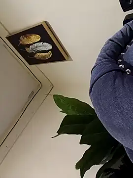 kiss-my-boobs online show from April 2026 08:07:01 PM