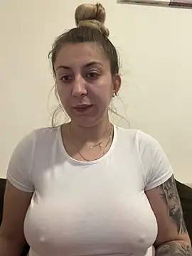 dalia0710 online show from April 2026 09:48:01 PM