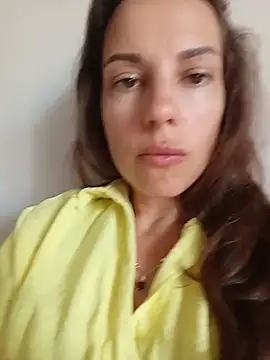 Snapshot of She-Moon chatting on July 2026 05:23:02 AM She-Moon online show from July 2026 05:23:02 AM