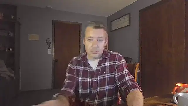 chrisw8140 online show from April 2026 02:07:01 AM