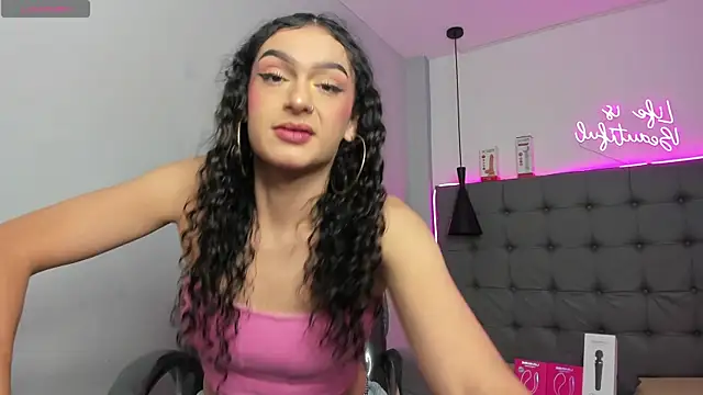 Snapshot of scarletcherry18 chatting on July 2026 03:13:02 AM scarletcherry18 online show from July 2026 03:13:02 AM