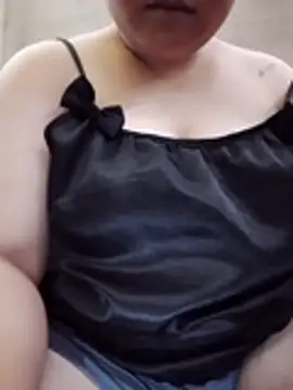 Snapshot of Zoe-666 chatting on July 2026 03:32:01 AM Zoe-666 online show from July 2026 03:32:01 AM