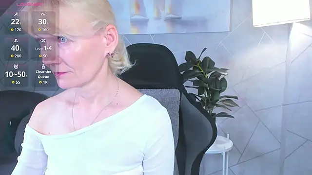 Julie Lucas online show from May 2026 12:08:01 AM
