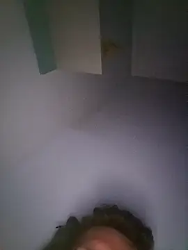 Snapshot of zafiro19@xh chatting on April 2026 08:18:01 PM zafiro19xh online show from April 2026 08:18:01 PM