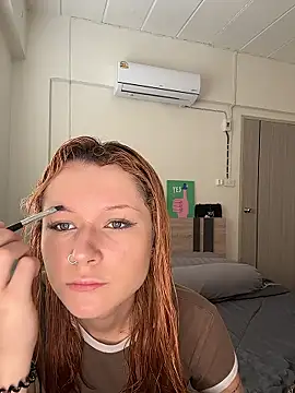 Snapshot of eyes00n chatting on January 2026 04:17:01 AM eyes00n online show from January 2026 04:17:01 AM