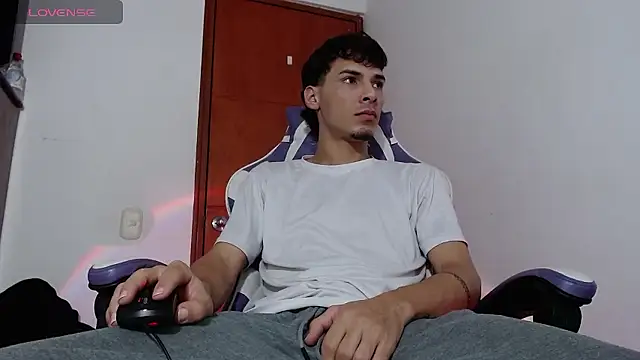 Snapshot of Yankees_xxx chatting on January 2026 12:15:02 AM Yankees xxx online show from January 2026 12:15:02 AM