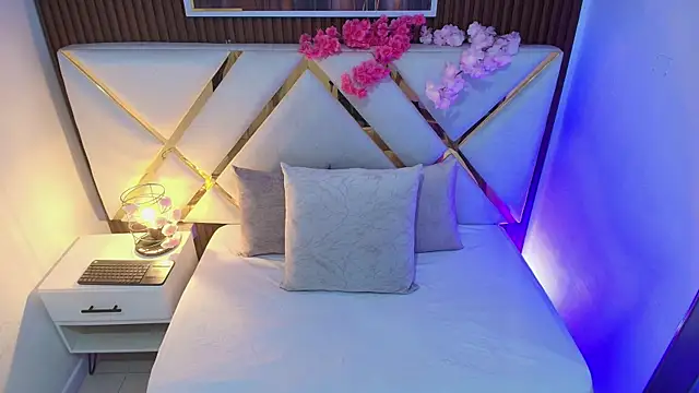 Real virgin Pussy online show from July 2026 11:00:01 PM