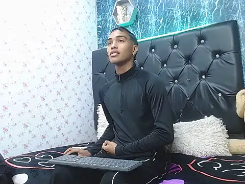 Snapshot of emersson_sex18 chatting on January 2026 02:22:02 PM emersson sex18 online show from January 2026 02:22:02 PM