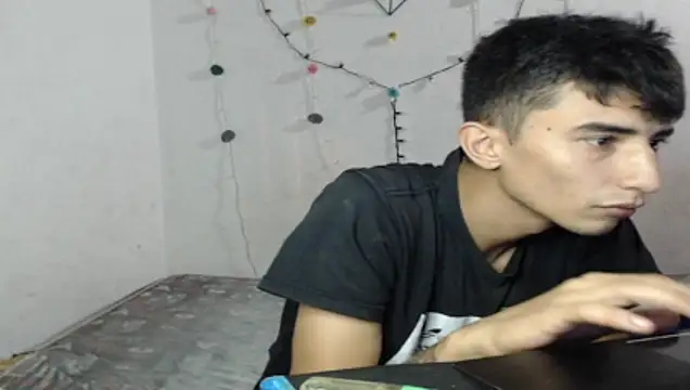 Chloe Candys online show from April 2026 12:28:01 AM