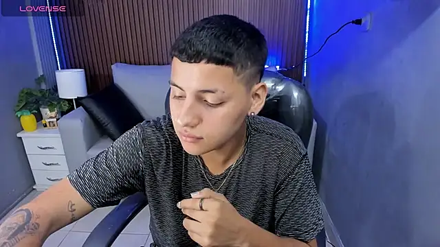 Liam9  online show from February 2026 12:38:01 PM