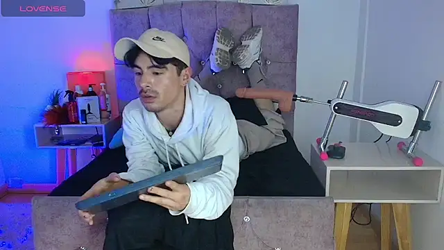 Ethan Briggs  online show from March 2026 11:21:01 PM