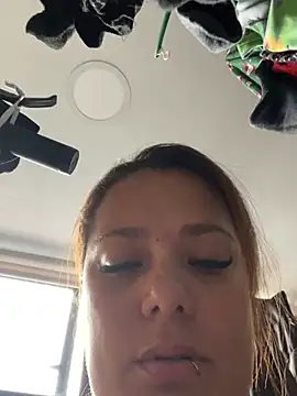 Pretty  Milf online show from March 2026 10:24:01 PM