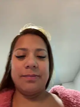 Snapshot of Pretty__Milf chatting on April 2026 09:45:01 AM Pretty Milf online show from April 2026 09:45:01 AM
