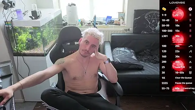 Rayzel White online show from April 2026 03:06:01 PM