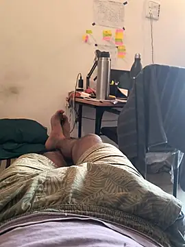 Hottlund6 online show from April 2026 07:00:01 AM