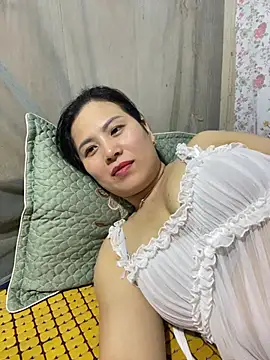 Snapshot of IORio2x chatting on May 2026 04:09:02 AM IORio2x online show from May 2026 04:09:02 AM