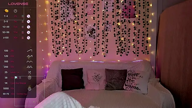 Snapshot of Lina_Blossom chatting on January 2026 08:19:01 AM Lina Blossom online show from January 2026 08:19:01 AM