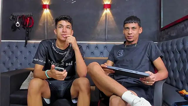 ALEX KEITH26 online show from April 2026 12:13:01 PM