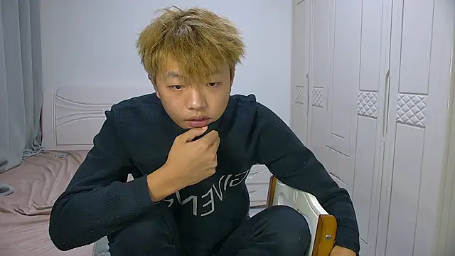 Chocolates-001 online show from February 2026 11:18:01 AM