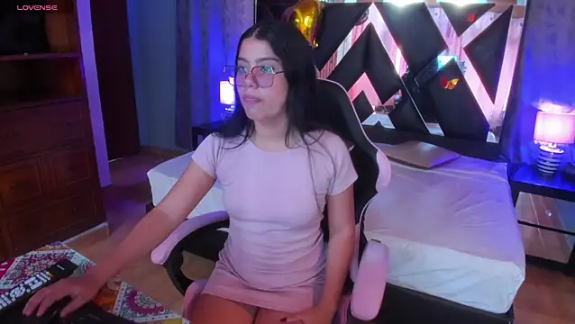 michell sweetiee online show from April 2026 06:57:02 PM