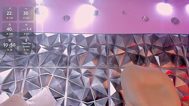 Itzel Geneva online show from February 2026 01:11:01 PM