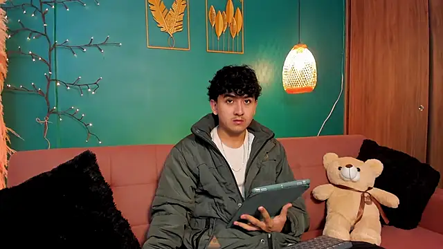 Christopher Monroe  online show from January 2026 02:10:01 PM