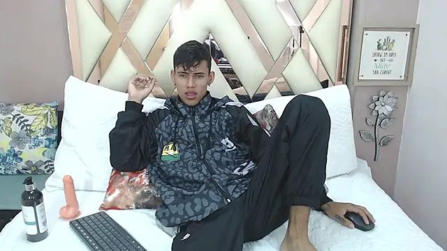 Astaroth Grigori online show from April 2026 07:25:02 PM