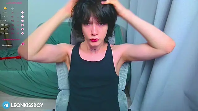 LeonBoykisser online show from April 2026 04:49:01 PM