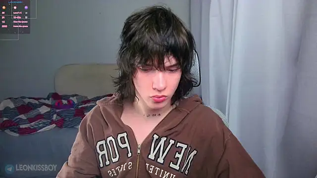 Snapshot of LeonBoykisser chatting on June 2026 06:51:02 PM LeonBoykisser online show from June 2026 06:51:02 PM