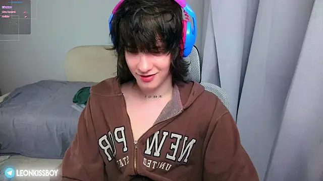 Snapshot of LeonBoykisser chatting on June 2026 06:50:01 PM LeonBoykisser online show from June 2026 06:50:01 PM