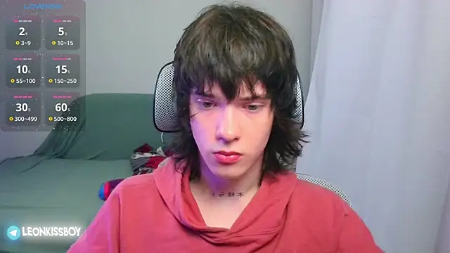Snapshot of LeonBoykisser chatting on July 2026 05:45:01 AM LeonBoykisser online show from July 2026 05:45:01 AM