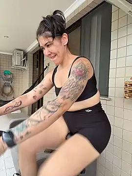 Snapshot of LivA89 chatting on February 2026 07:32:02 PM LivA89 online show from February 2026 07:32:02 PM