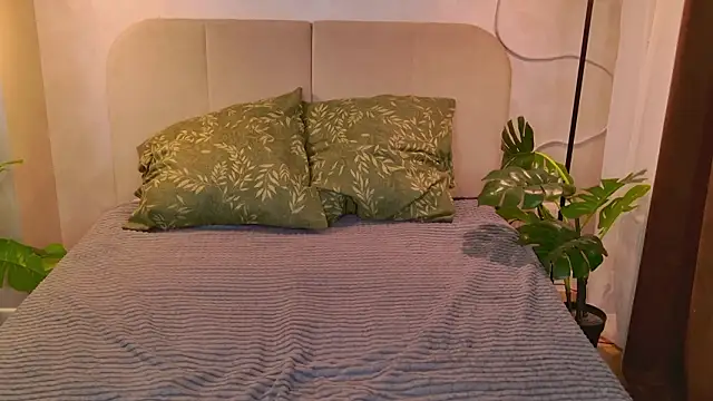 Snapshot of Hey_Lolly_ chatting on January 2026 09:24:01 PM Hey Lolly online show from January 2026 09:24:01 PM