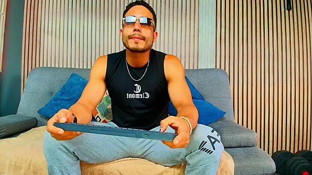 Vans Ross online show from March 2026 07:02:02 PM