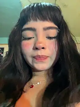 Snapshot of pinkybombon chatting on June 2026 06:51:01 PM pinkybombon online show from June 2026 06:51:01 PM