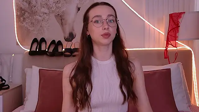 Emily Simon online show from July 2026 05:20:02 AM